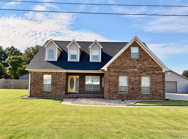 Lonoke, AR 72086