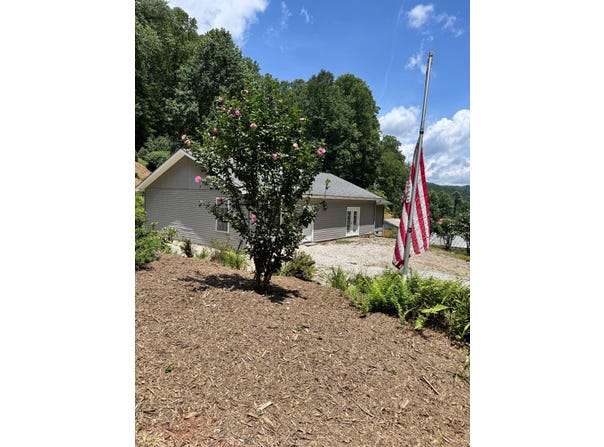 276 Wes Jones Rd, Newland, NC 28657