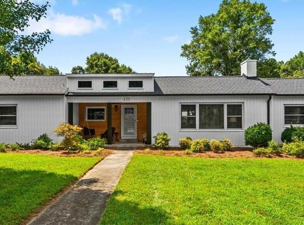 420 E Swannanoa Avenue, Liberty, NC 27298