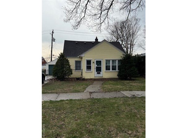 15834 Stephens Drive, Eastpointe, MI 48021
