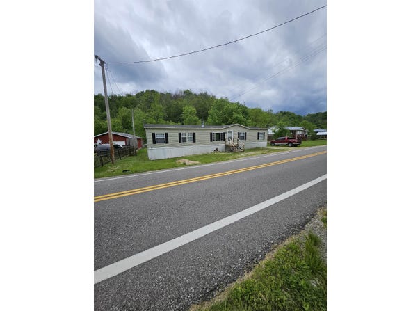 14962 Charleston Road, Kenna, WV 25248