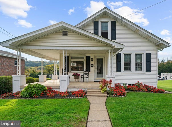 820 S READING Avenue, BOYERTOWN, PA 19512