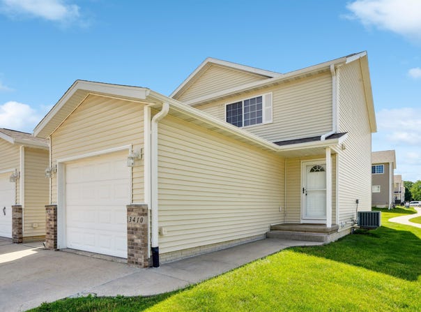 3410 Destin Drive, Waterloo, IA 50702