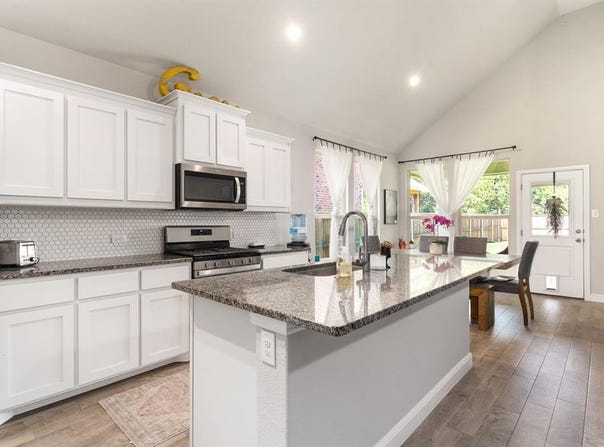 5617 Round Hill Road, Denton, TX 76210