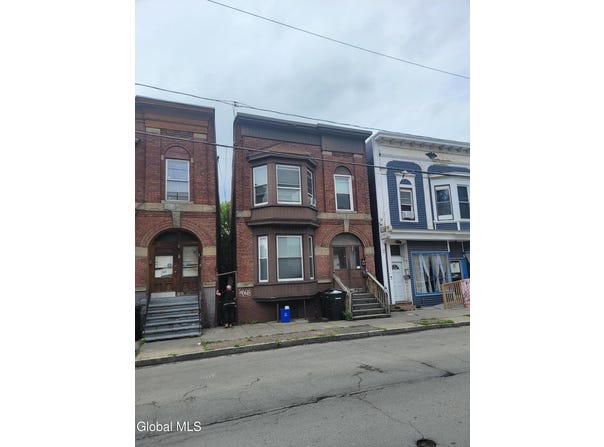 3365 6th Avenue, Troy, NY 12180