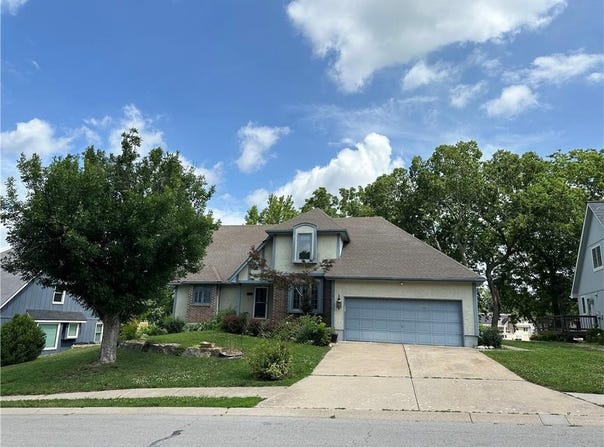 1103 SW Stonecreek Drive, Blue Springs, MO 64015