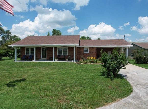 5338 S 210th Road, Pleasant Hope, MO 65725