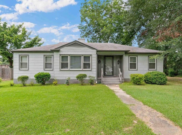106 PHILLIPS CIRCLE, COLUMBIANA, AL 35051