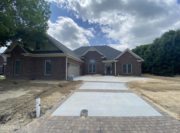 305 Jack Place, Winterville, NC 28590