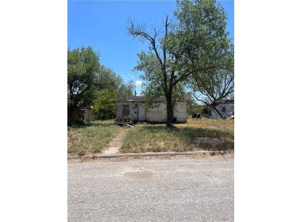 231 SW 8th Street, Premont, TX 78375