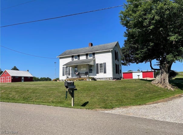 1515 Meadow Farm Church Road, Zanesville, OH 43701