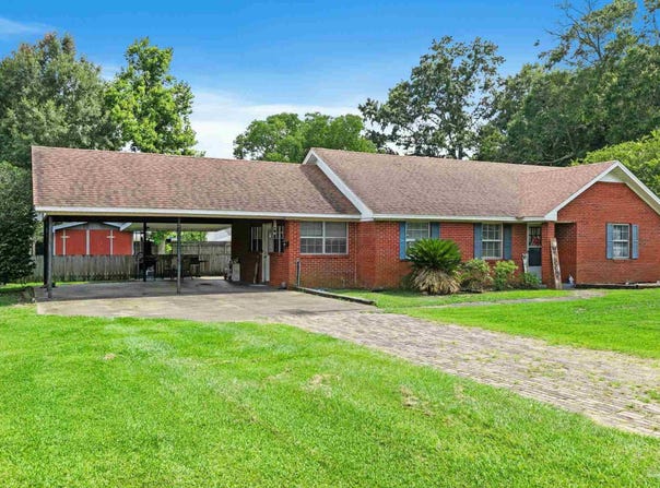 910 E Horner St, Atmore, AL 36502