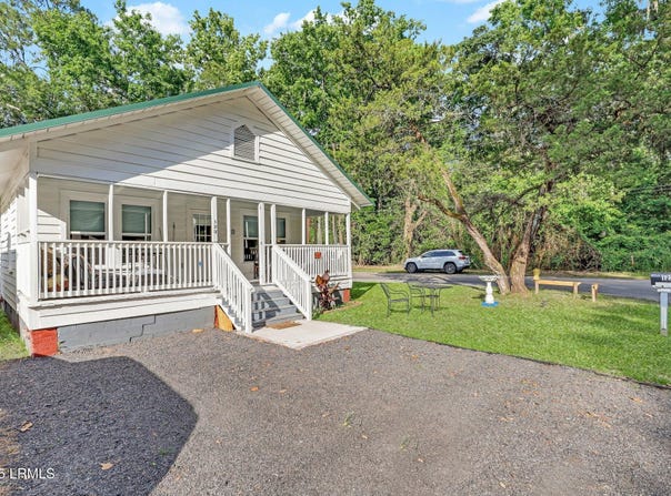 123 Moore Street, Walterboro, SC 29488
