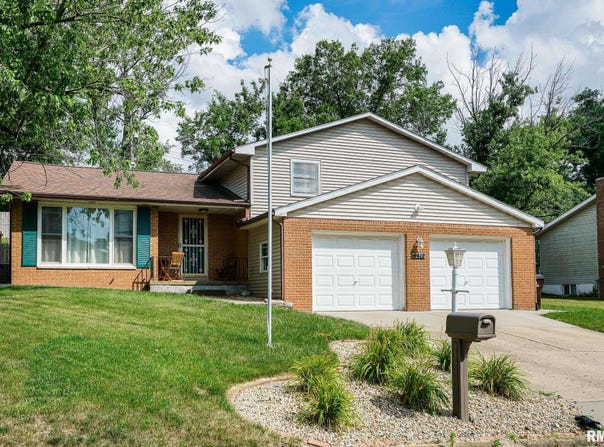 6412 N BROOKWOOD Lane, Peoria, IL 61614