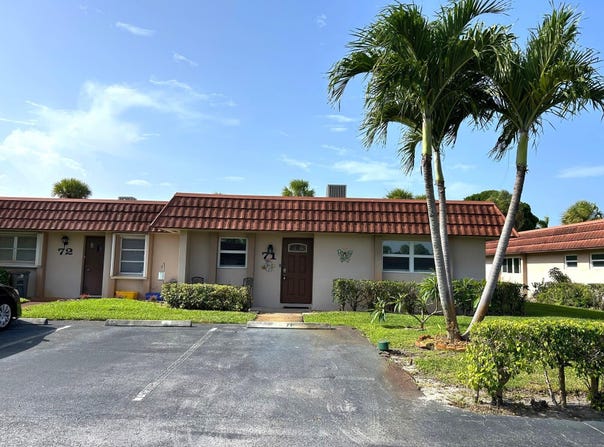 5725 Fernley Drive E, West Palm Beach, FL 33415