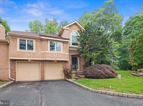 124 KINGSLAND CIRCLE, MONMOUTH JUNCTION, NJ 08852