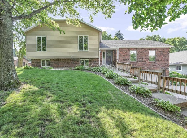 1505 Kirby Street, West Okoboji, IA 51351