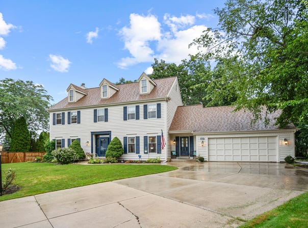 12935 W Ohio Ct, New Berlin, WI 53151