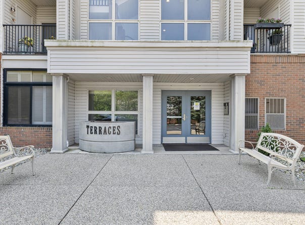 39144 Hayes Road, Clinton Twp, MI 48038