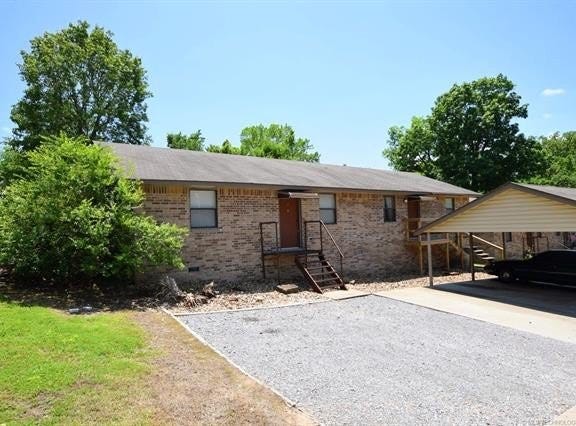 385 S Teehee Drive, Tahlequah, OK 74464