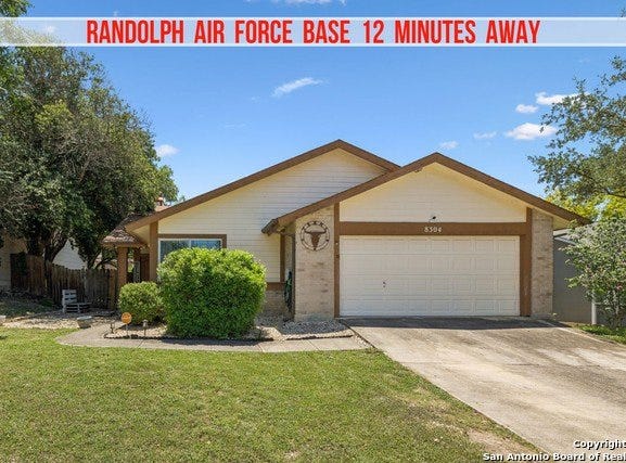 8304 Spring Town St, Converse, TX 78109