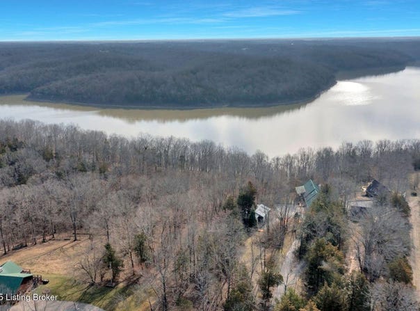 950 Lakeview Dr, Bloomfield, KY 40008