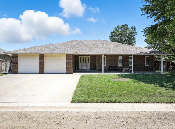 401 N Pershing, Hooker, OK 73945