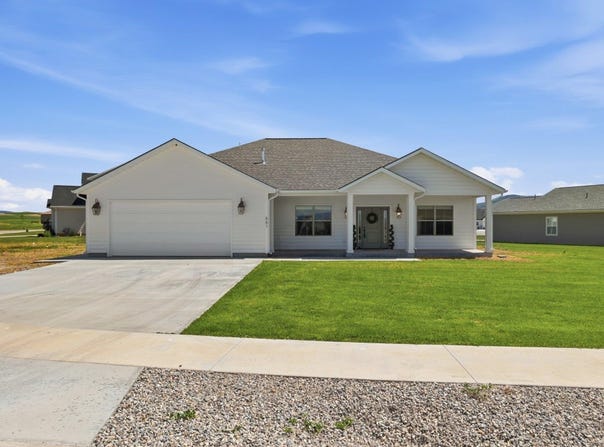 561 E Eagle Dr, Preston, ID 83263