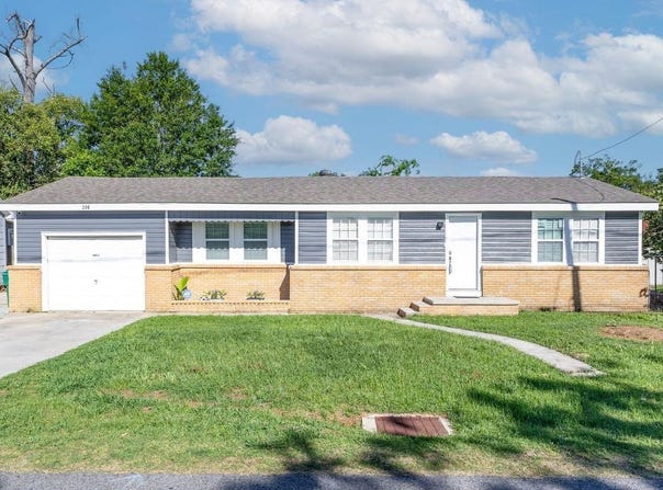 206 St Philip St, Raceland, LA 70394