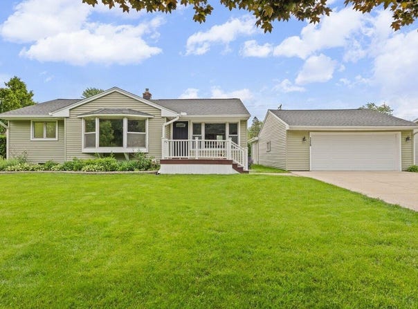 1228 Orchid Street, Waterford, MI 48328