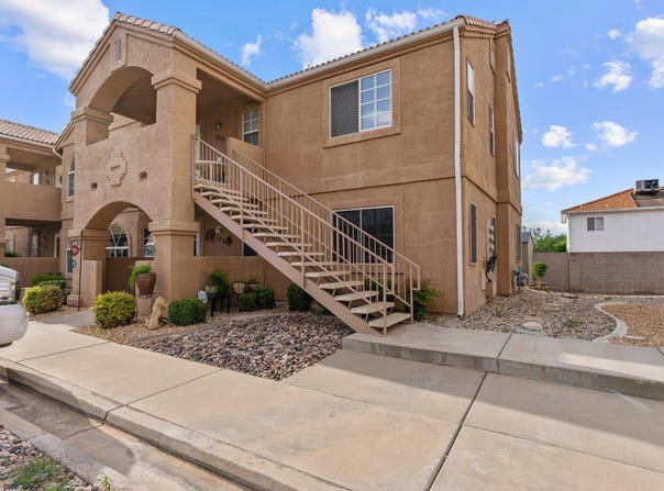 1122 E 300 S, St George, UT 84790