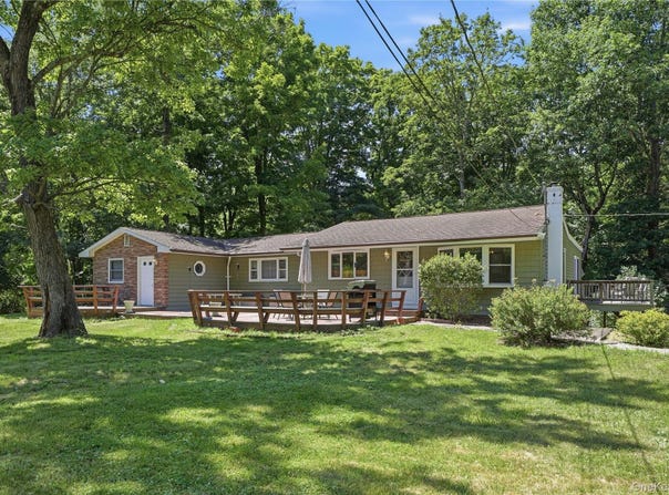 23 Leggett Road, Chatham, NY 12075