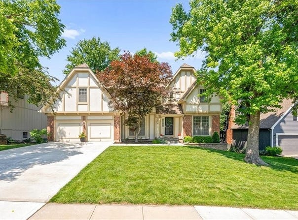 12224 Connell Drive, Overland Park, KS 66213