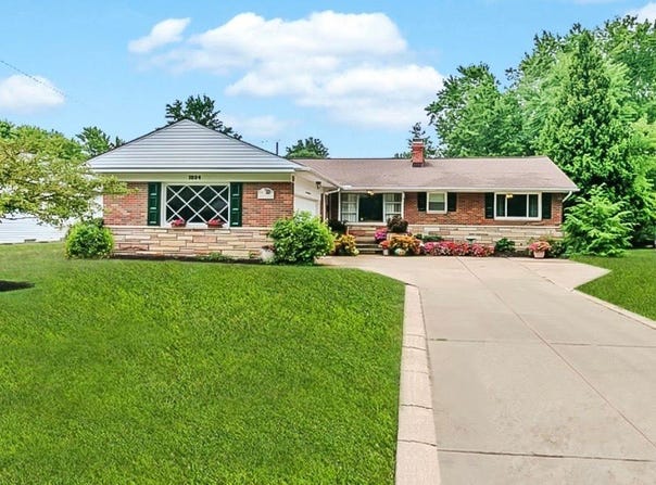 1934 Caronia Drive, Lyndhurst, OH 44124