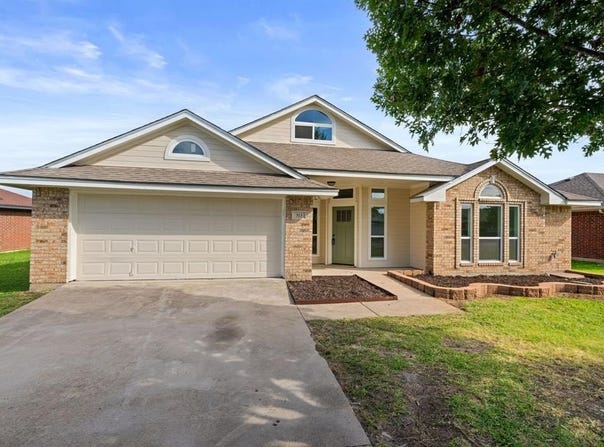 313 N Point Drive, Venus, TX 76084