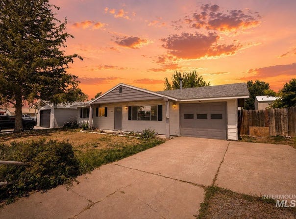 906 19th Avenue E, Jerome, ID 83338