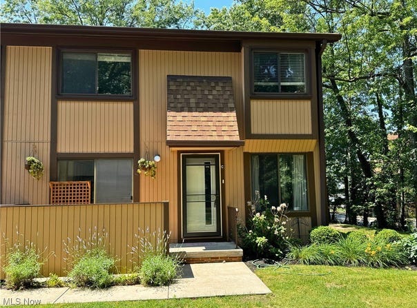 35049 N Turtle Trail unit: C, Willoughby, OH 44094