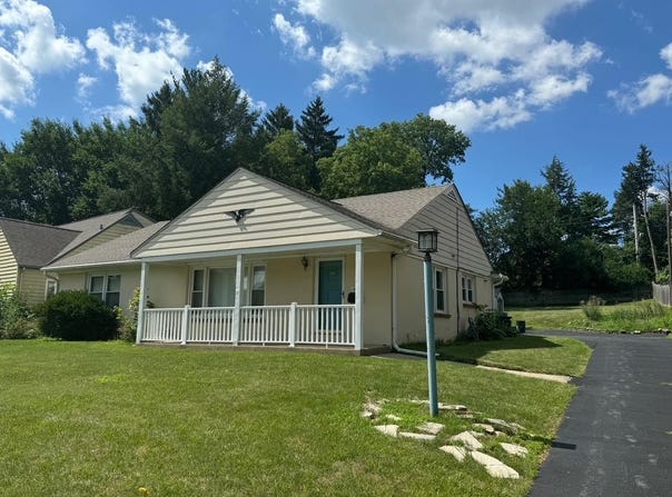 1937 E Gate Parkway, ROCKFORD, IL 61108