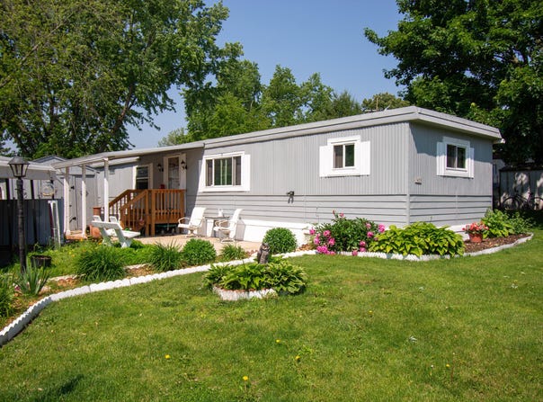 1438 Meadow Ln, Burlington, WI 53105