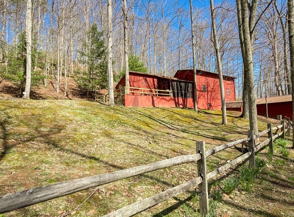 650 Quail Hollow, Glenville, WV 26351
