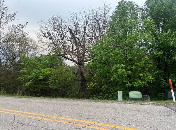Lot 6 of Block 15 Woodsdale  DR, Holiday Island, AR 72631