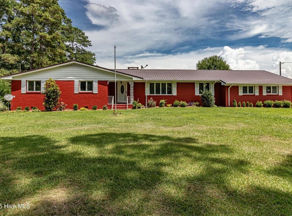 220 Airport Road NE, Pikeville, NC 27863