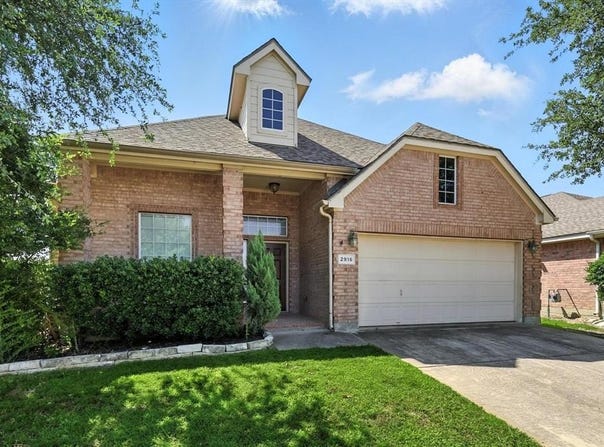 2916 Red Wolf Drive, Fort Worth, TX 76244