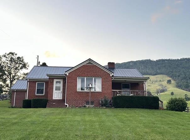 1833 Upper Valley Road, Tazewell, VA 24651-9047