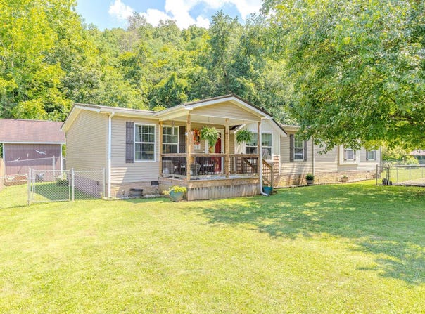 4390 Hughes Branch Road, Huntington, WV 25701