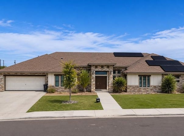 2350 Lemon Wood St., Eagle Pass, TX 78852