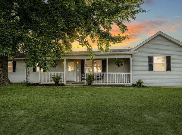 12236 APPLEGATE RD, Bridgeport, IL 62417