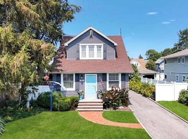 3861 Hickory Street, Seaford, NY 11783