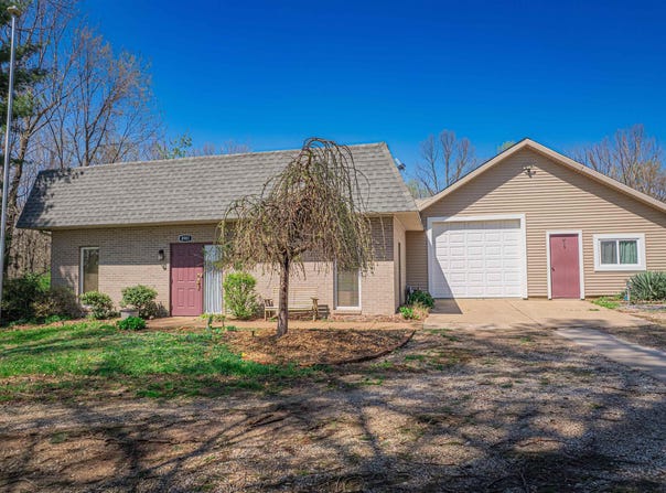 8901 Vienna Road, Evansville, IN 47720