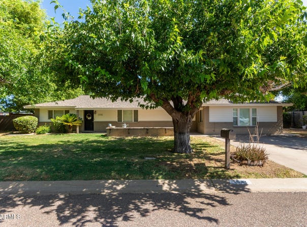 1532 W LOMA Lane, Phoenix, AZ 85021